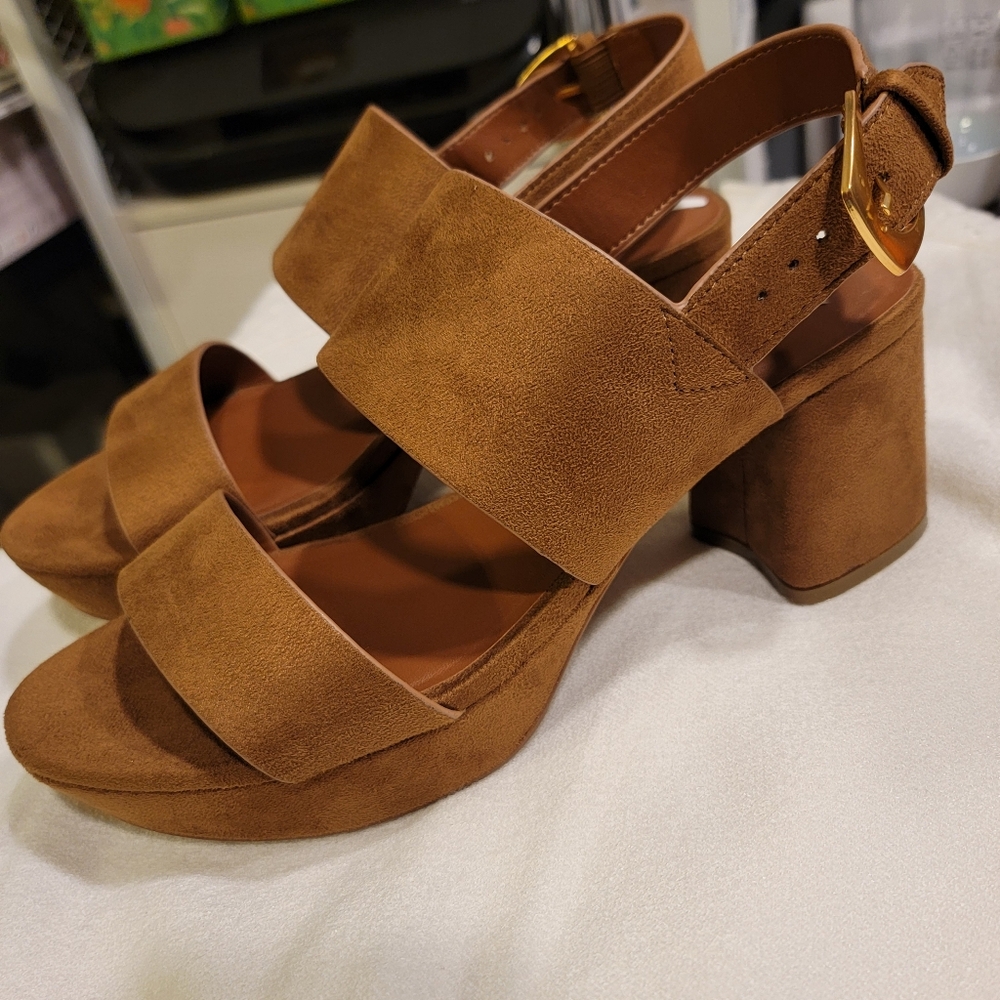 Aerosoles Women's Camera Platform Sandal in Cognac Suede - Size 9.5M